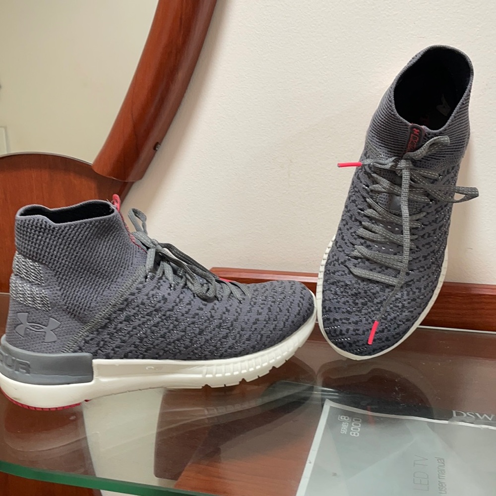 Great very comfortable sneakers armour